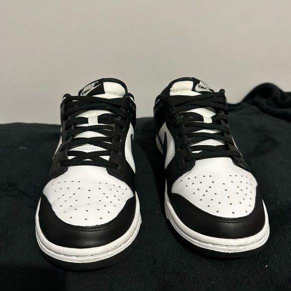AUTHENTIC—Lightly used PANDA’S Womens Dunk Low “Black White” - Picture 3 of 5